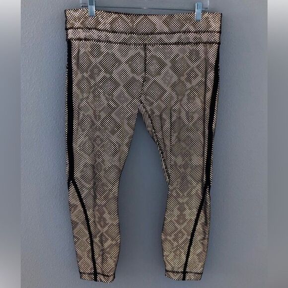 .Lululemon Pace Tight (Full-On Luxtreme)  Lights Out Black/Ravish Reptile… - Picture 10 of 14